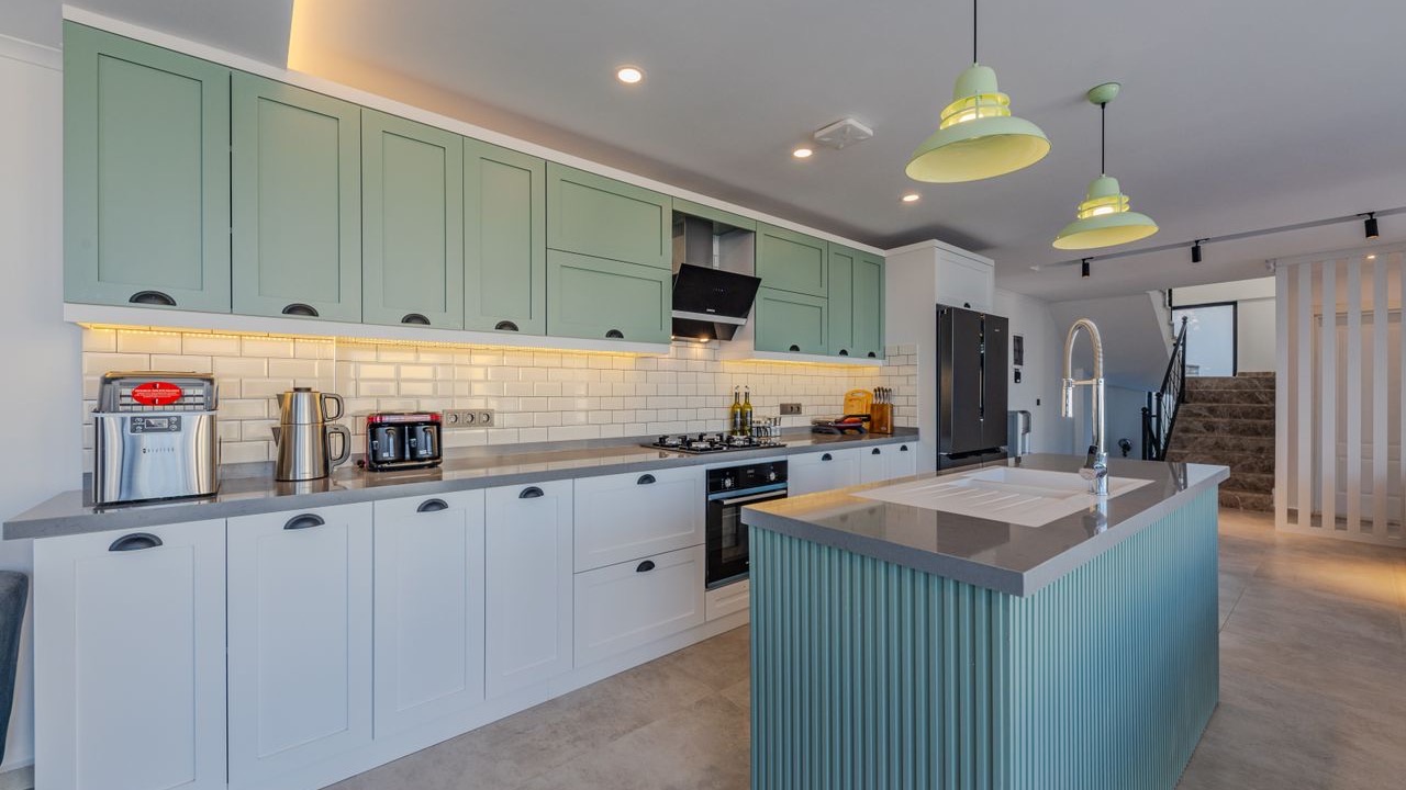 How to Read a Customized Furniture Spec Sheet Before You Sign an Order